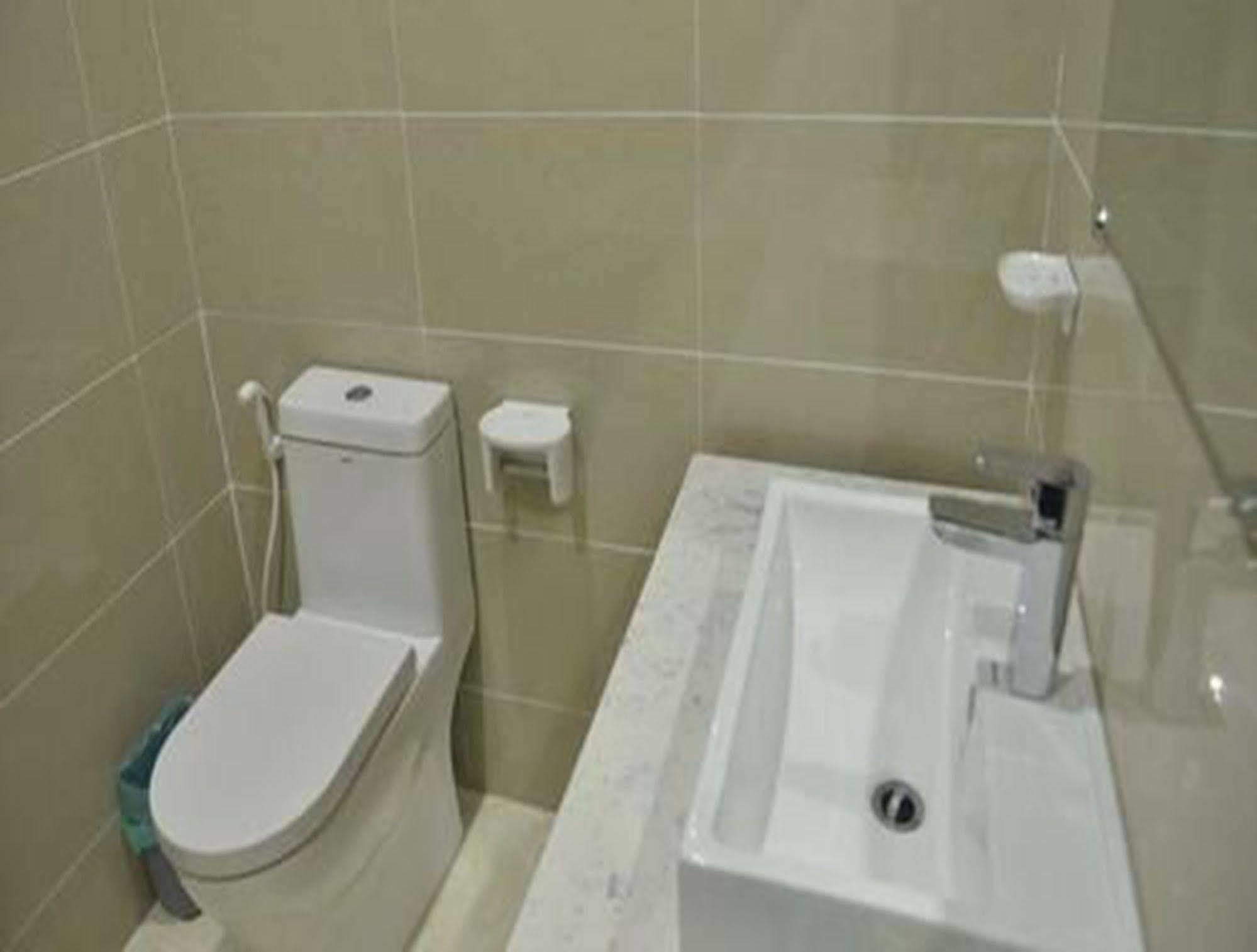 Hotel Myitkyina Bagian luar foto