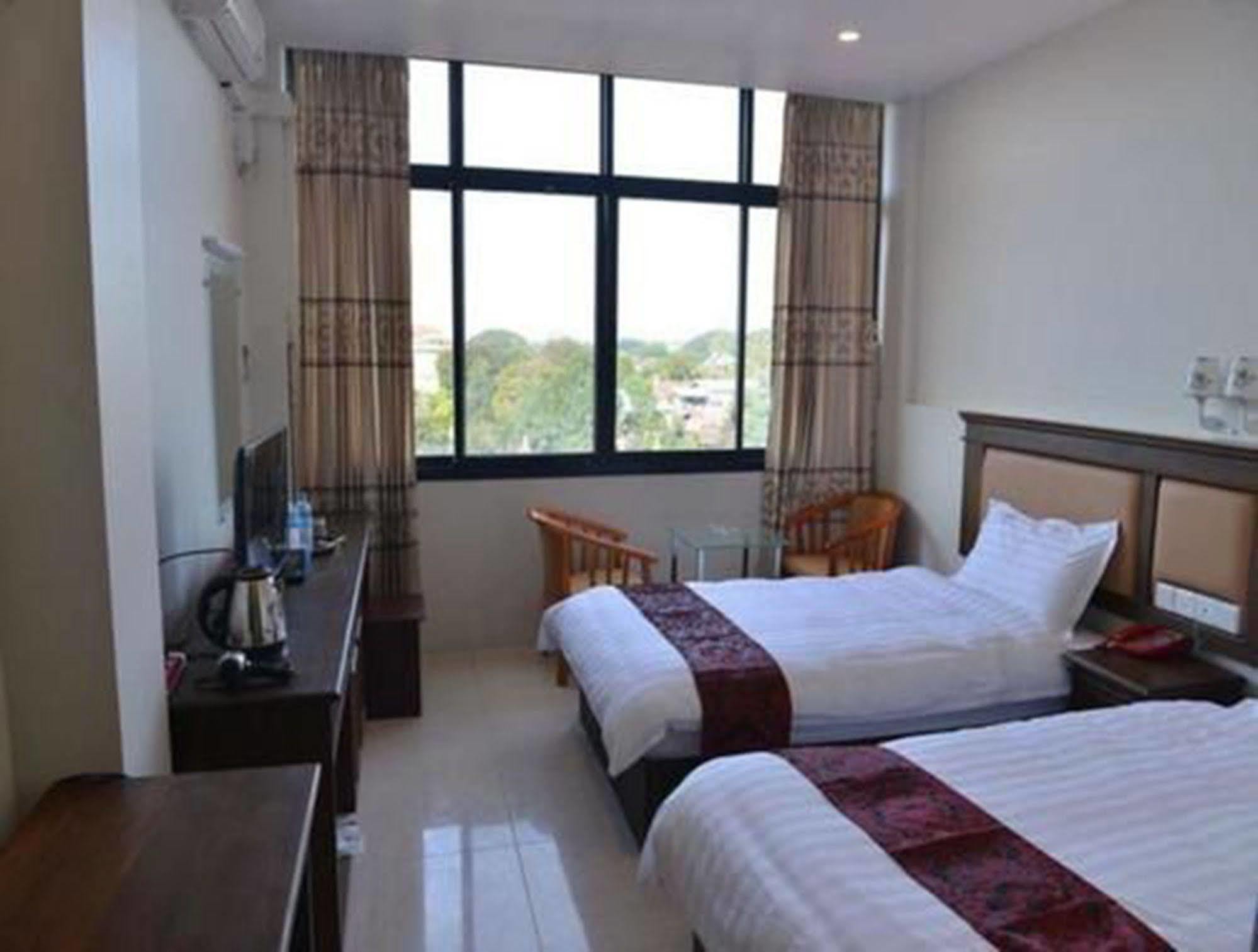 Hotel Myitkyina Bagian luar foto