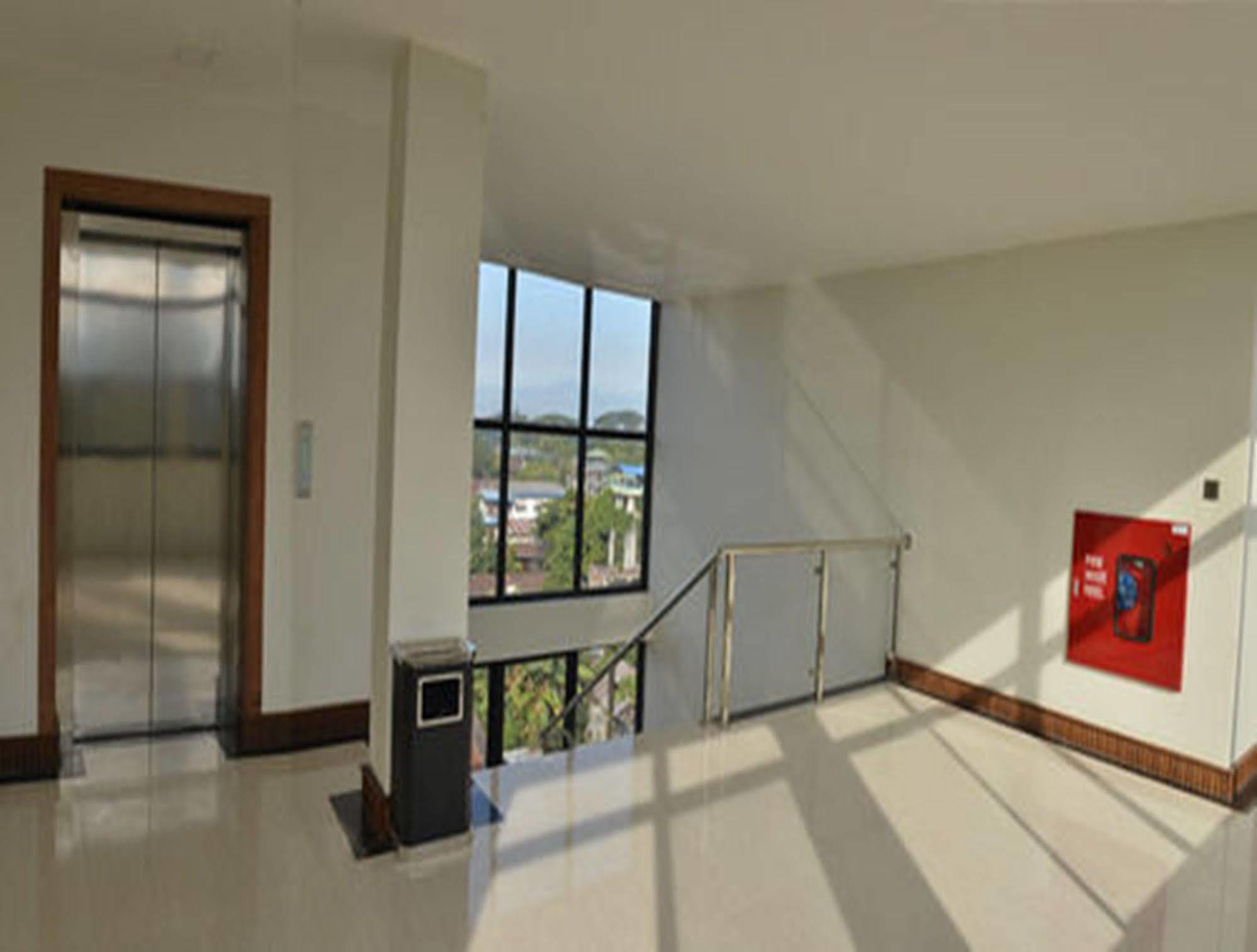 Hotel Myitkyina Bagian luar foto